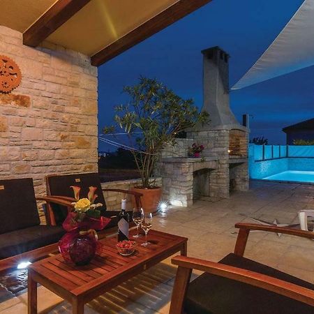 Luxury Apartment Alba With Pool Kanfanar Bagian luar foto