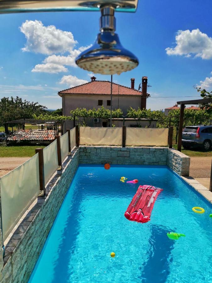 Luxury Apartment Alba With Pool Kanfanar Bagian luar foto
