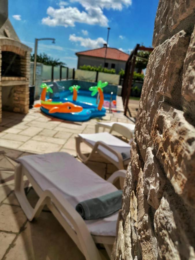 Luxury Apartment Alba With Pool Kanfanar Bagian luar foto