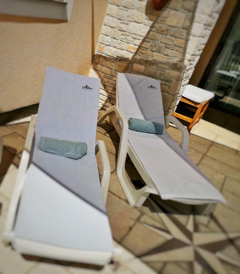 Luxury Apartment Alba With Pool Kanfanar Bagian luar foto