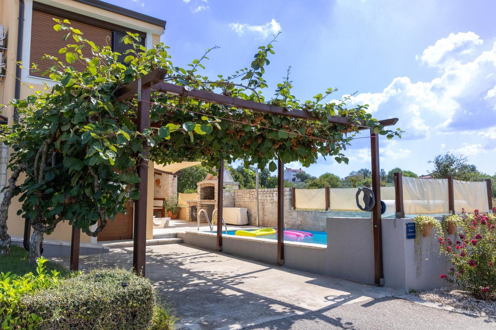 Luxury Apartment Alba With Pool Kanfanar Bagian luar foto