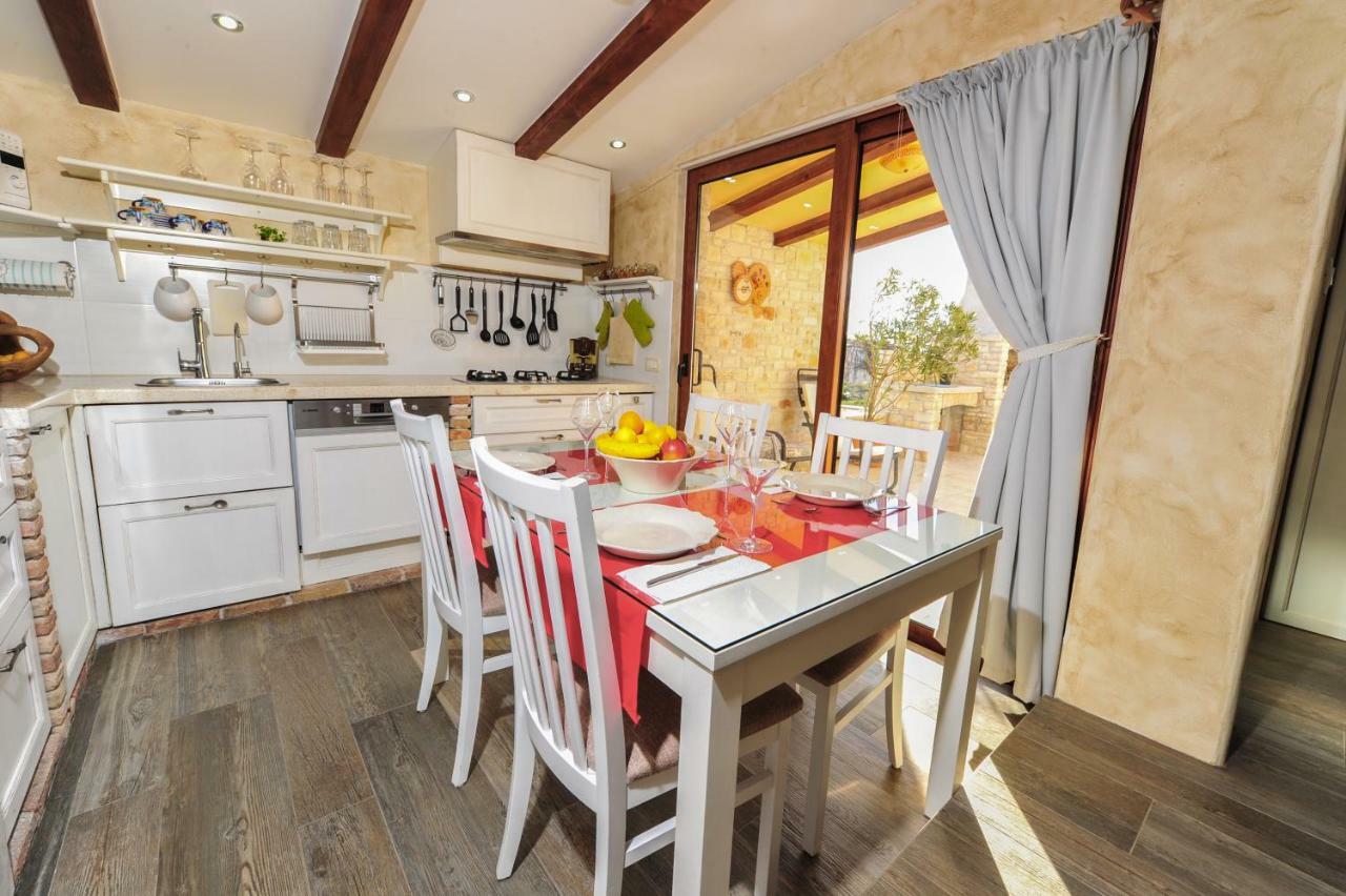 Luxury Apartment Alba With Pool Kanfanar Bagian luar foto